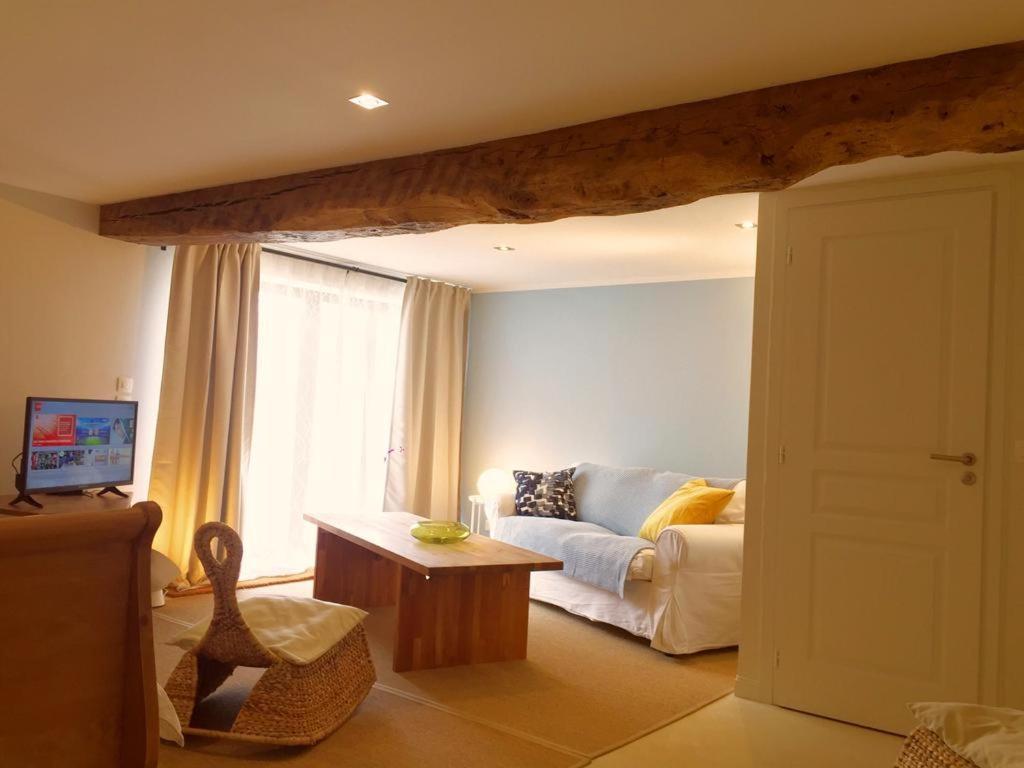 Un Figuier Dans Notre Jardin Villa Beaune-la-Rolande Room photo